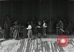 Image Mardi Gras Paris France, 1945, de la seconde 50 séquences d'archives historiques vidéo 65675024461