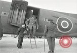 Immagine di Sir Alan Brooke Corea Aviosuperficie Kimpo, 1945, secondo 25 filmato di repertorio 65675024464