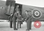 Immagine di Sir Alan Brooke Corea Aviosuperficie Kimpo, 1945, secondo 37 filmato di repertorio 65675024464