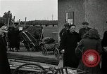 Immagine di Popolo tedesco Nürnberg Germania, 1945, secondo 10 filmato di repertorio 65675024475