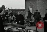 Immagine di Popolo tedesco Nürnberg Germania, 1945, secondo 12 filmato di repertorio 65675024475