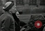 Immagine di Popolo tedesco Nürnberg Germania, 1945, secondo 17 filmato di repertorio 65675024475