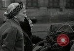 Immagine di Popolo tedesco Nürnberg Germania, 1945, secondo 18 filmato di repertorio 65675024475