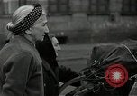 Immagine di Popolo tedesco Nürnberg Germania, 1945, secondo 19 filmato di repertorio 65675024475