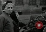 Immagine di Popolo tedesco Nürnberg Germania, 1945, secondo 21 filmato di repertorio 65675024475