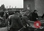 Immagine di Popolo tedesco Nürnberg Germania, 1945, secondo 23 filmato di repertorio 65675024475