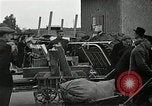 Immagine di Popolo tedesco Nürnberg Germania, 1945, secondo 31 filmato di repertorio 65675024475