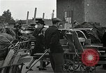 Immagine di Popolo tedesco Nürnberg Germania, 1945, secondo 34 filmato di repertorio 65675024475