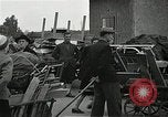 Immagine di Popolo tedesco Nürnberg Germania, 1945, secondo 35 filmato di repertorio 65675024475