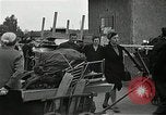 Immagine di Popolo tedesco Nürnberg Germania, 1945, secondo 37 filmato di repertorio 65675024475