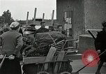 Immagine di Popolo tedesco Nürnberg Germania, 1945, secondo 38 filmato di repertorio 65675024475
