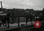 Immagine di Popolo tedesco Nürnberg Germania, 1945, secondo 42 filmato di repertorio 65675024475