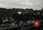 Immagine di Popolo tedesco Nürnberg Germania, 1945, secondo 52 filmato di repertorio 65675024475