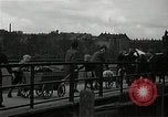 Immagine di Popolo tedesco Nürnberg Germania, 1945, secondo 56 filmato di repertorio 65675024475