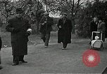 Immagine di Popolo tedesco Nürnberg Germania, 1945, secondo 61 filmato di repertorio 65675024475