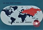 Immagine di Film sulla missione USIA United States USA, 1954, secondo 10 filmato di repertorio 65675024520