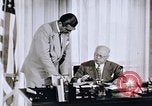 Standbild United States Information Agency Operationen United States USA, 1954, aus Sekunde 50 historischem Filmmaterial Videoclip 65675024522