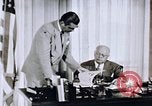 Standbild United States Information Agency Operationen United States USA, 1954, aus Sekunde 52 historischem Filmmaterial Videoclip 65675024522