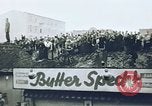 Standbild Streiks und Demonstrationen Ost Berlin Deutschland, 1953, aus Sekunde 19 historischem Filmmaterial Videoclip 65675024530