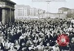 Standbild Streiks und Demonstrationen Ost Berlin Deutschland, 1953, aus Sekunde 30 historischem Filmmaterial Videoclip 65675024530