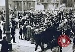 Standbild Streiks und Demonstrationen Ost Berlin Deutschland, 1953, aus Sekunde 56 historischem Filmmaterial Videoclip 65675024530