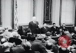 Image Le président Dwight Eisenhower à la conférence de presse United States USA, 1956, de la seconde 37 séquences d'archives historiques vidéo 65675024532