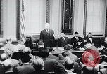 Image Le président Dwight Eisenhower à la conférence de presse United States USA, 1956, de la seconde 38 séquences d'archives historiques vidéo 65675024532