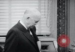 Image Le président Dwight Eisenhower à la conférence de presse United States USA, 1956, de la seconde 45 séquences d'archives historiques vidéo 65675024532
