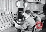 Image United States Information Service contre la propagande soviétique United States USA, 1956, de la seconde 6 séquences d'archives historiques vidéo 65675024533