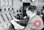 Image United States Information Service contre la propagande soviétique United States USA, 1956, de la seconde 7 séquences d'archives historiques vidéo 65675024533