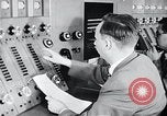 Image United States Information Service contre la propagande soviétique United States USA, 1956, de la seconde 8 séquences d'archives historiques vidéo 65675024533