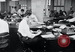 Image United States Information Service contre la propagande soviétique United States USA, 1956, de la seconde 20 séquences d'archives historiques vidéo 65675024533