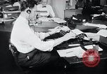 Image United States Information Service contre la propagande soviétique United States USA, 1956, de la seconde 22 séquences d'archives historiques vidéo 65675024533