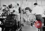 Image United States Information Service contre la propagande soviétique United States USA, 1956, de la seconde 25 séquences d'archives historiques vidéo 65675024533