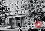 Image United States Information Service contre la propagande soviétique United States USA, 1956, de la seconde 39 séquences d'archives historiques vidéo 65675024533