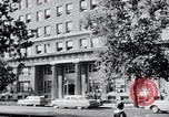 Image United States Information Service contre la propagande soviétique United States USA, 1956, de la seconde 40 séquences d'archives historiques vidéo 65675024533