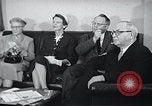 Image United States Information Service contre la propagande soviétique United States USA, 1956, de la seconde 62 séquences d'archives historiques vidéo 65675024533