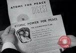Image L'atome pour la paix et la propagande expositions United States USA, 1954, de la seconde 1 séquences d'archives historiques vidéo 65675024534