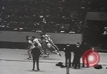 Standbild Millrose games New York United States USA, 1939, aus Sekunde 18 historischem Filmmaterial Videoclip 65675024551