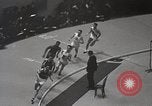 Standbild Millrose games New York United States USA, 1939, aus Sekunde 24 historischem Filmmaterial Videoclip 65675024551