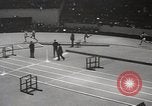 Standbild Millrose games New York United States USA, 1939, aus Sekunde 29 historischem Filmmaterial Videoclip 65675024551