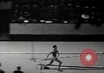 Standbild Millrose games New York United States USA, 1939, aus Sekunde 40 historischem Filmmaterial Videoclip 65675024551