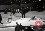Standbild Millrose games New York United States USA, 1939, aus Sekunde 44 historischem Filmmaterial Videoclip 65675024551