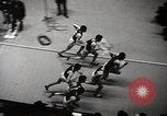 Standbild Millrose games New York United States USA, 1939, aus Sekunde 49 historischem Filmmaterial Videoclip 65675024551