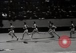 Standbild Millrose games New York United States USA, 1939, aus Sekunde 57 historischem Filmmaterial Videoclip 65675024551