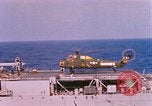 Standbild US Marine Corps UH 34D Hubschrauber Atlantik, 1962, aus Sekunde 61 historischem Filmmaterial Videoclip 65675024585