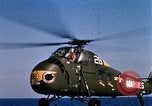 Standbild US Marine Corps UH 34D Hubschrauber Atlantik, 1962, aus Sekunde 12 historischem Filmmaterial Videoclip 65675024589