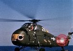 Standbild US Marine Corps UH 34D Hubschrauber Atlantik, 1962, aus Sekunde 13 historischem Filmmaterial Videoclip 65675024589