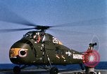 Standbild US Marine Corps UH 34D Hubschrauber Atlantik, 1962, aus Sekunde 17 historischem Filmmaterial Videoclip 65675024589