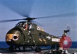 Standbild US Marine Corps UH 34D Hubschrauber Atlantik, 1962, aus Sekunde 25 historischem Filmmaterial Videoclip 65675024589
